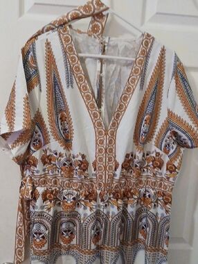 Source Unknown White Tunic Dress with Brown and Blue Paisley Print
